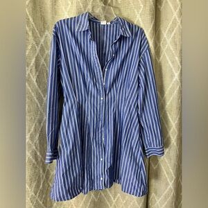 GAP Navy and White Striped Shirt